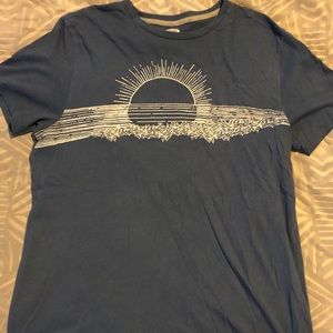 Men’s Old Navy T-shirt